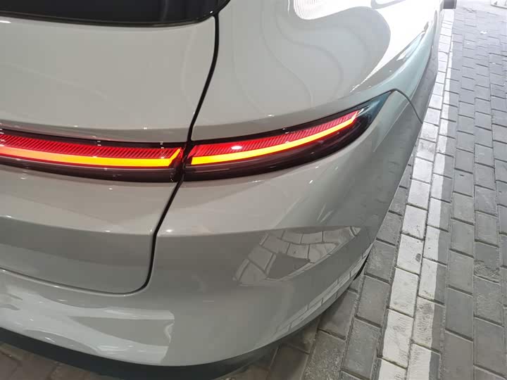 Фото 8 - Nio ET5T