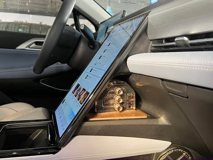 Фото 3 - XPeng P5