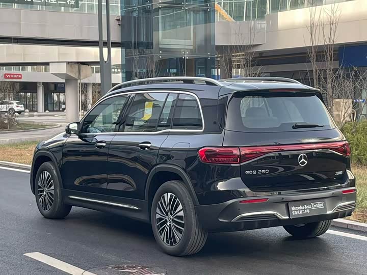 Фото 9 - Mercedes-Benz EQB