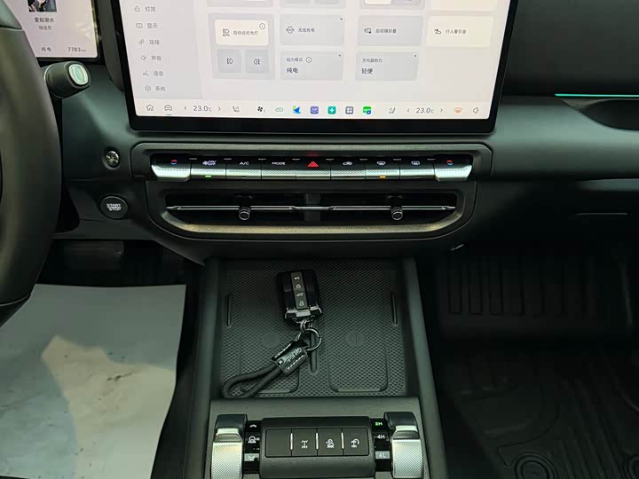 Фото 9 - Tank 300 Hybrid