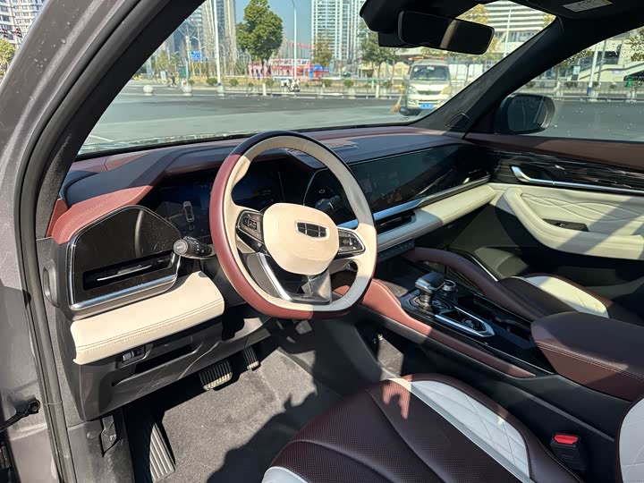 Фото 6 - Geely Monjaro