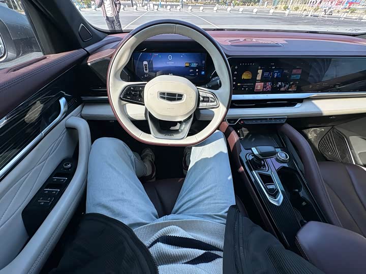 Фото 8 - Geely Monjaro