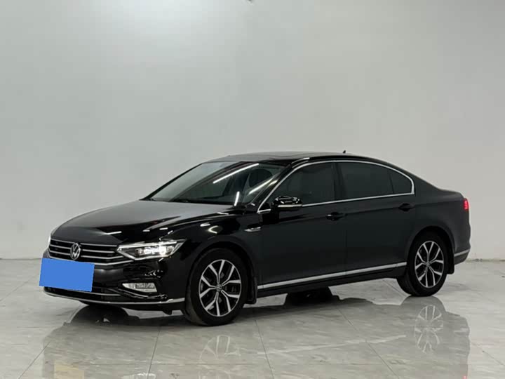 Фото 1 - Volkswagen Magotan