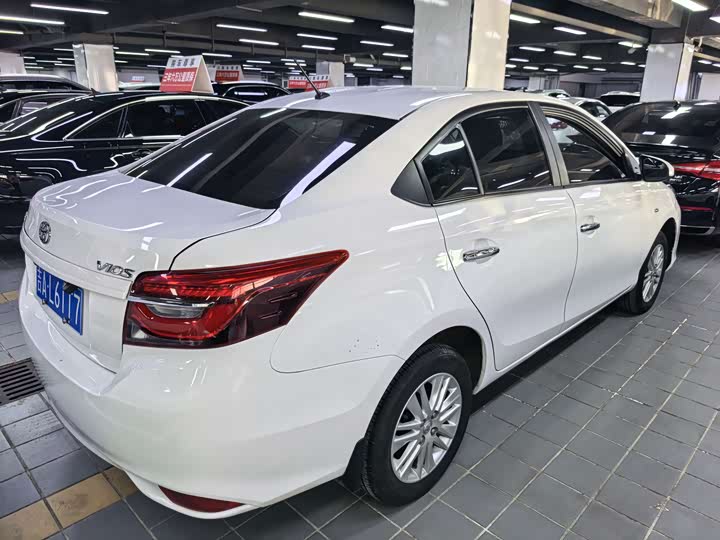 Фото 5 - Toyota Vios