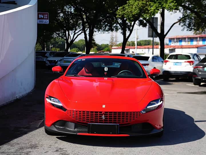 Фото 2 - Ferrari Roma