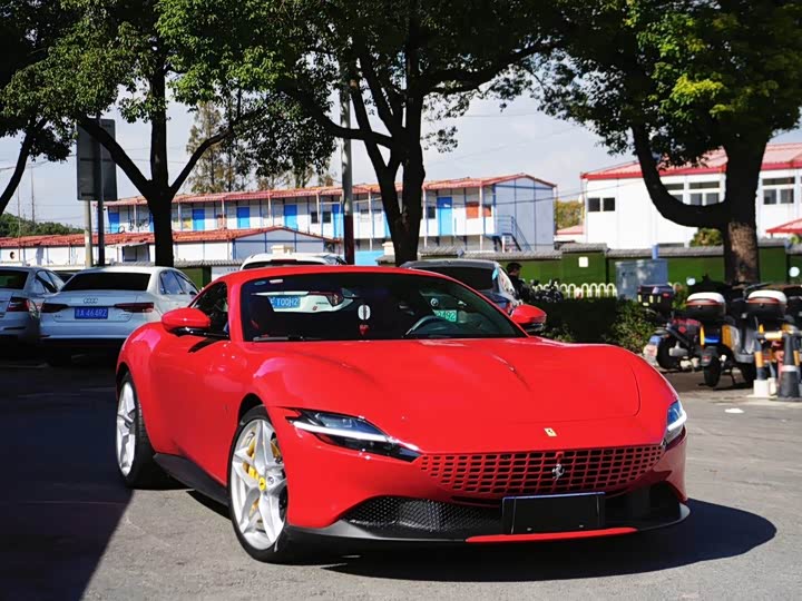 Фото 5 - Ferrari Roma