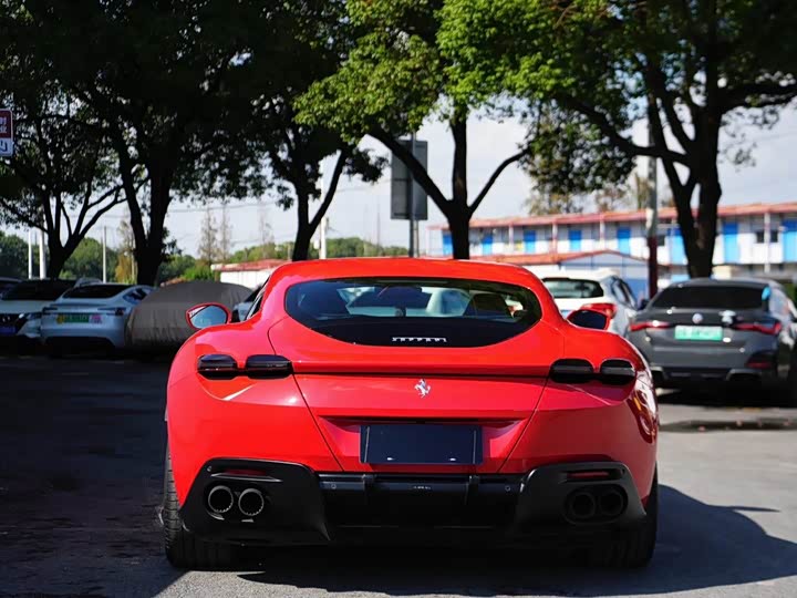 Фото 6 - Ferrari Roma