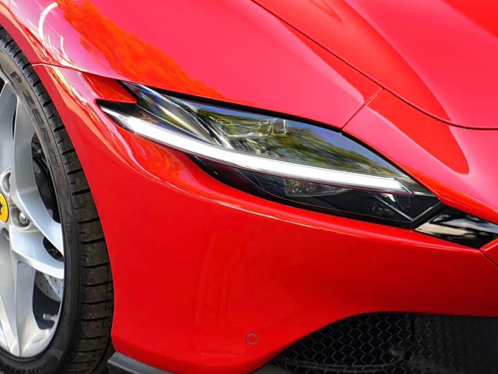 Фото 9 - Ferrari Roma