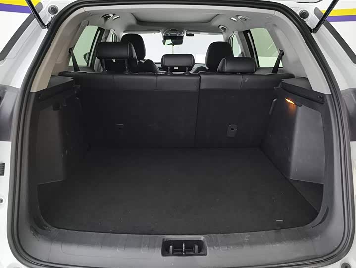 Фото 4 - Geely Atlas