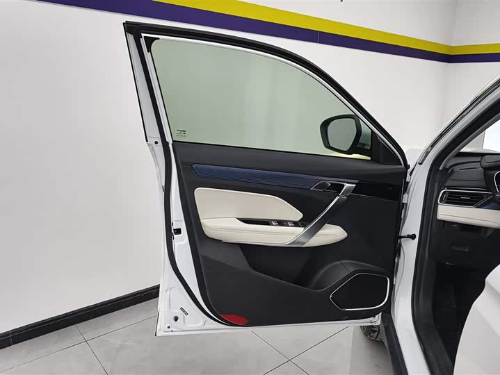 Фото 7 - Geely Atlas