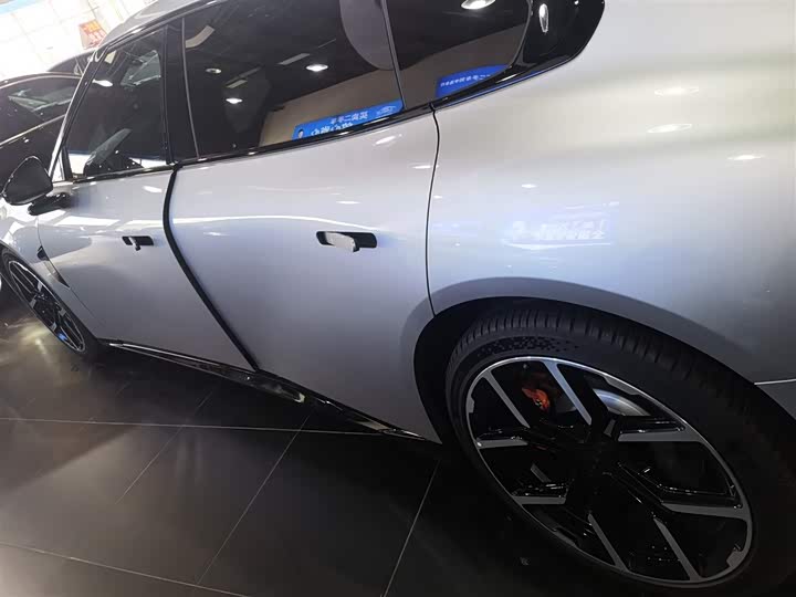 Фото 5 - XPeng P7