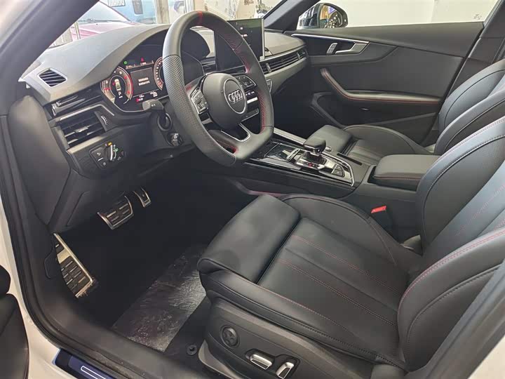 Фото 7 - Audi A4L