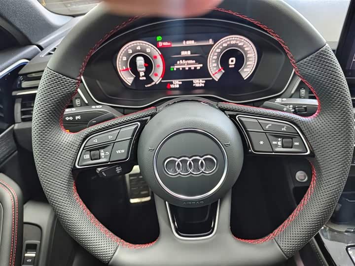 Фото 9 - Audi A4L