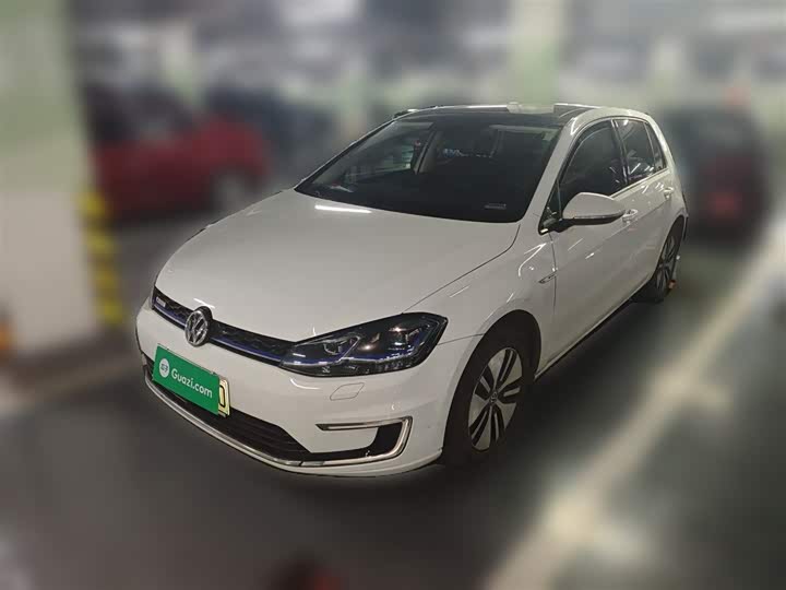 Фото 2 - Volkswagen Golf EV