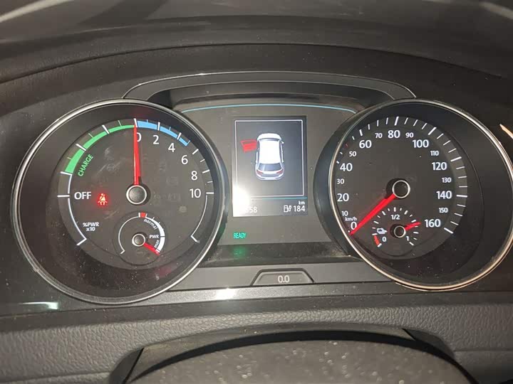 Фото 4 - Volkswagen Golf EV