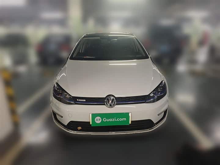 Фото 7 - Volkswagen Golf EV