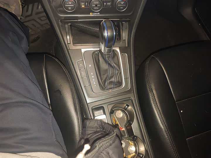 Фото 9 - Volkswagen Golf EV