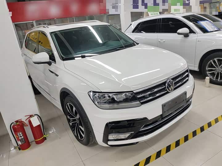 Фото 4 - Volkswagen Tiguan L Pro