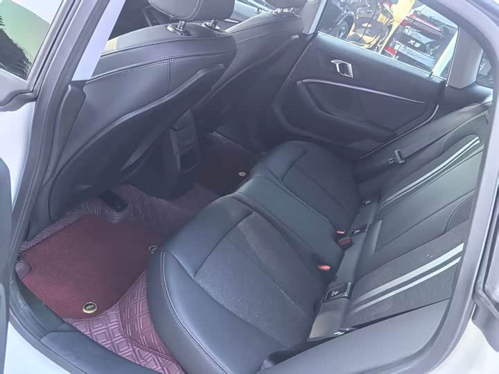 Фото 8 - BMW 2 Series