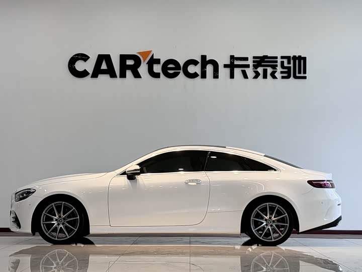 Фото 5 - Mercedes-Benz E-Class