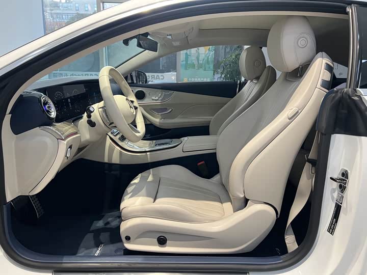 Фото 8 - Mercedes-Benz E-Class