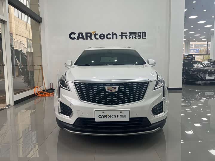 Фото 2 - Cadillac XT5
