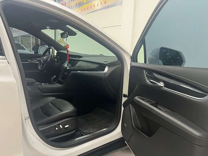 Фото 5 - Cadillac XT5