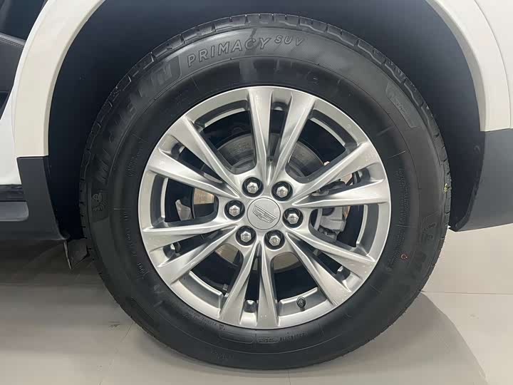 Фото 9 - Cadillac XT5