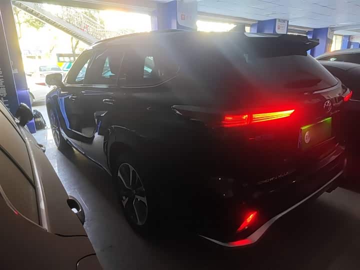 Фото 5 - Toyota Crown Kluger