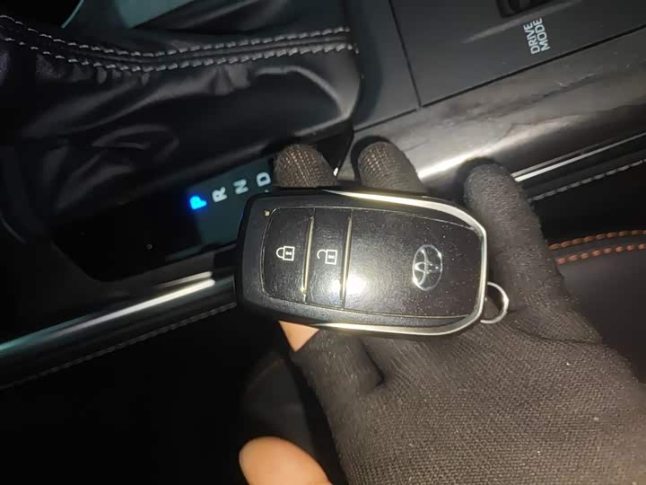 Фото 9 - Toyota Crown Kluger