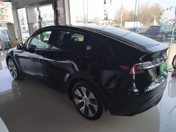 Фото 4 - Tesla Model Y