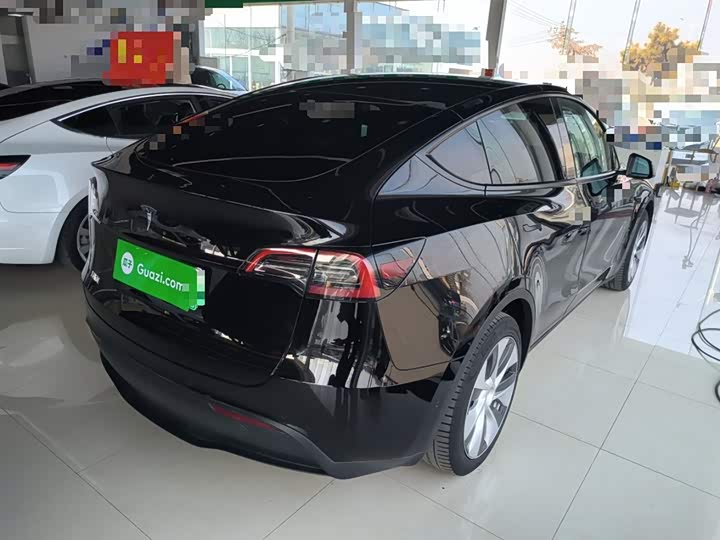 Фото 6 - Tesla Model Y