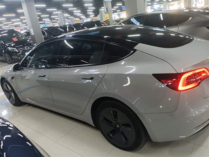 Фото 5 - Tesla Model 3