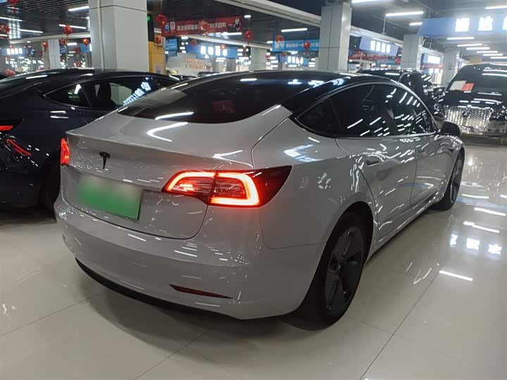 Фото 7 - Tesla Model 3