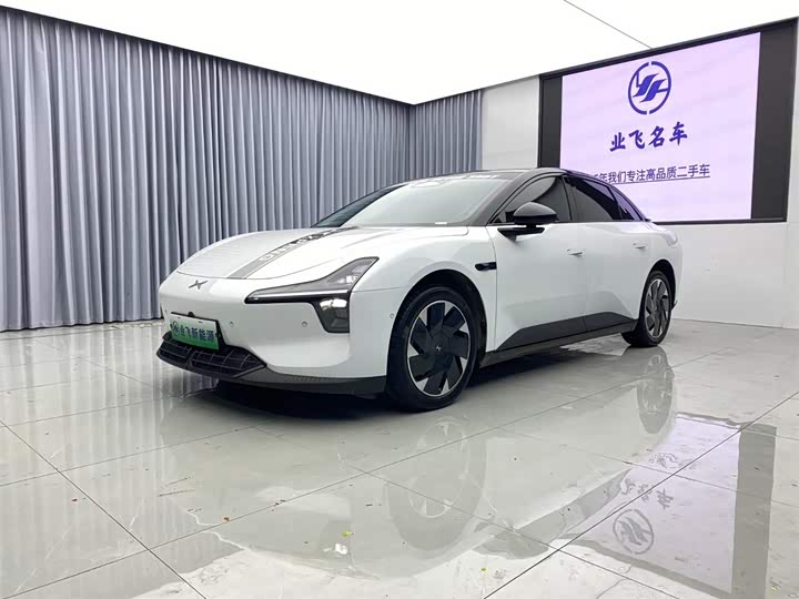 Фото 1 - XPeng Mona M03