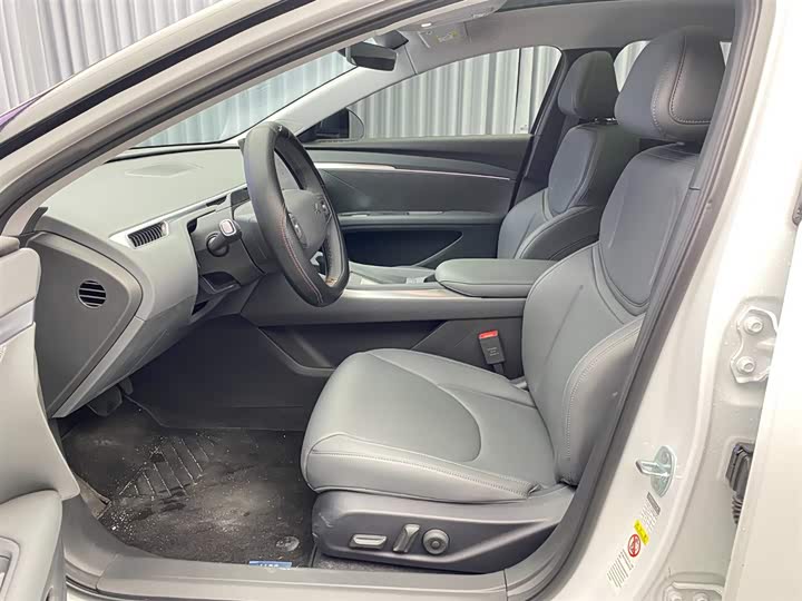 Фото 7 - XPeng Mona M03