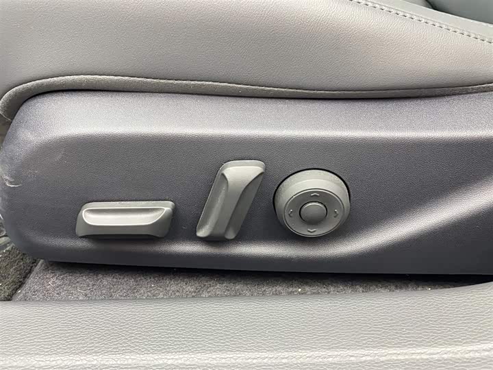 Фото 9 - XPeng Mona M03