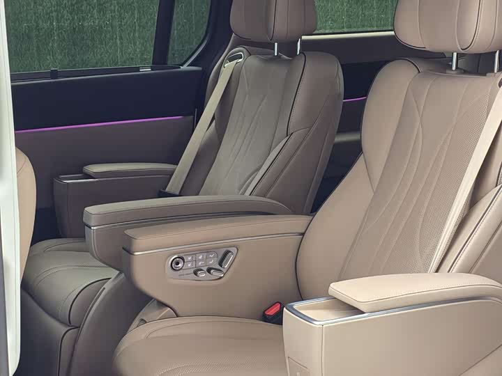 Фото 8 - XPeng X9