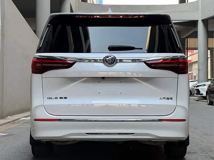 Фото 4 - Buick GL8 ES