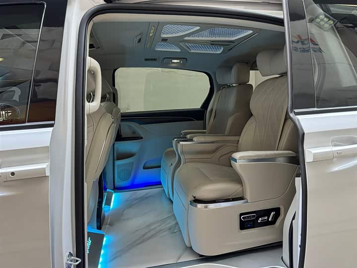 Фото 8 - Buick GL8 ES