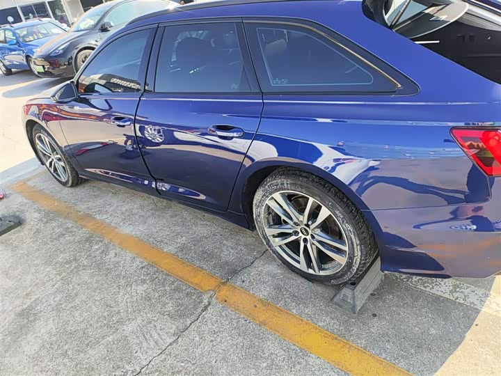 Фото 5 - Audi A6