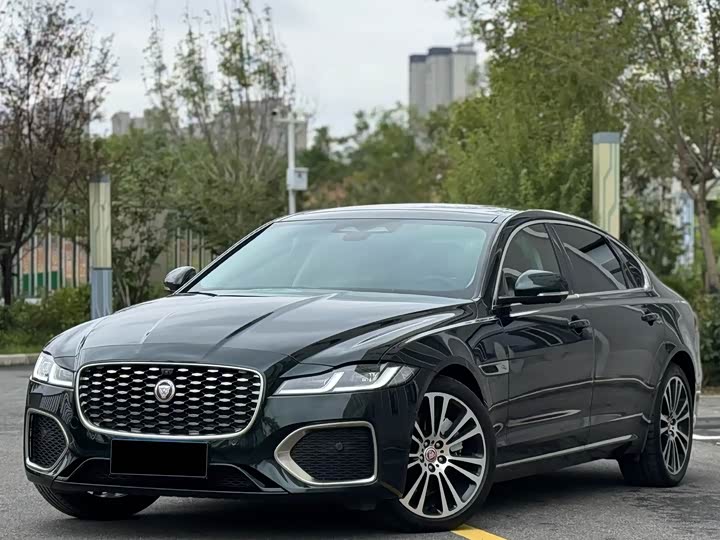 Фото 1 - Jaguar XF L