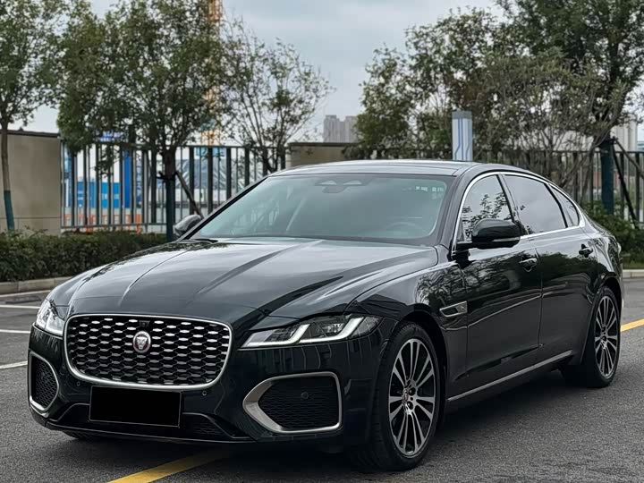 Фото 2 - Jaguar XF L