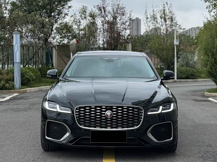 Фото 3 - Jaguar XF L