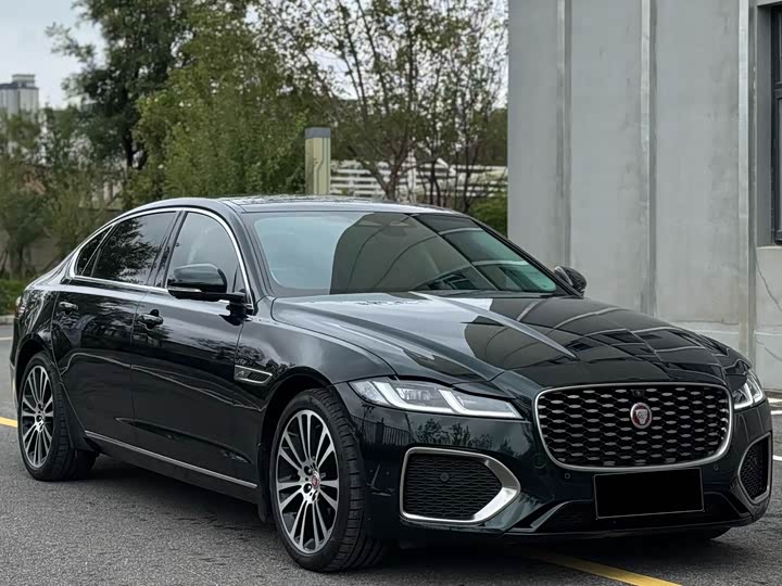 Фото 4 - Jaguar XF L