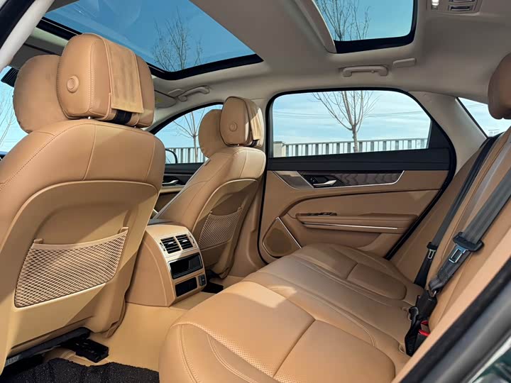 Фото 6 - Jaguar XF L