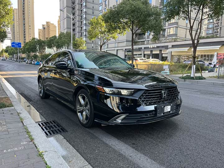 Фото 3 - Honda Accord