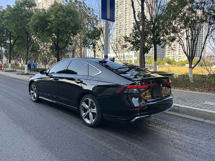 Фото 5 - Honda Accord