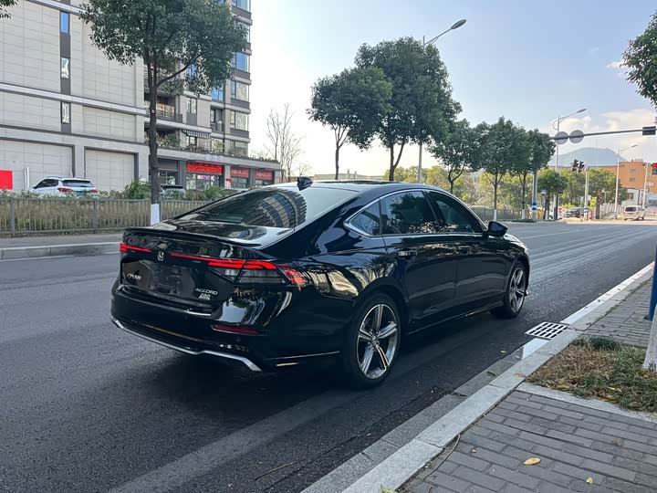 Фото 6 - Honda Accord