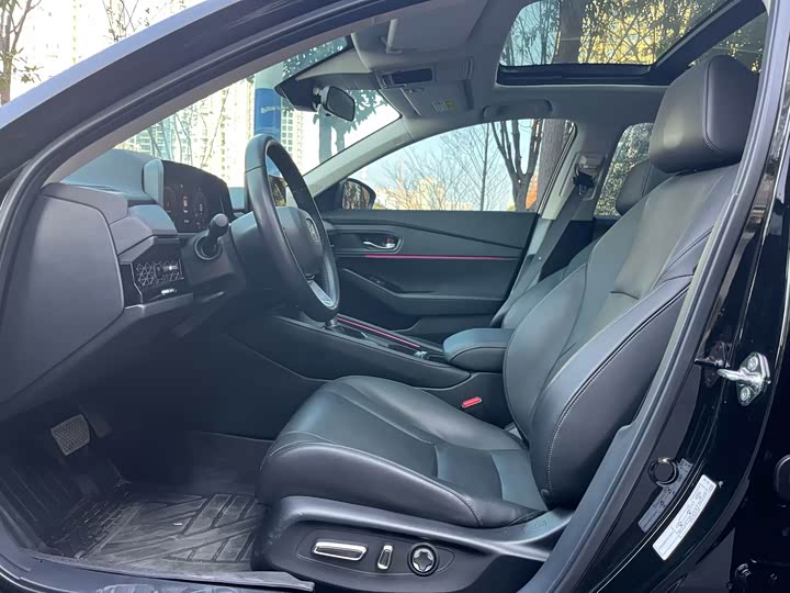 Фото 7 - Honda Accord